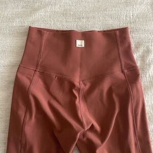 Vuori Studio Pocket Legging, Size XS - Rosewood